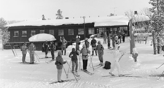 Lappi ja Suomen Latu ovat kuuluneet yhteen alusta lähtien. Latu rakennuttama Kiilopään luontoliikuntakeskus 1985. Kuva: Teuvo Kanerva/Museovirasto.