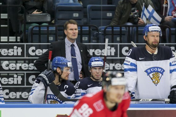 Valmennusta ihmistä vai urheilijaa varten?