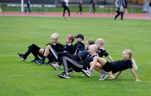 Aktiivinen leikki ja palloilupelit vähenevät varhaisnuoruudessa