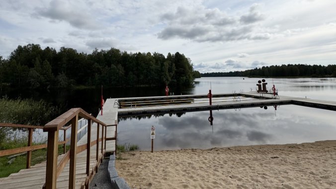 Uimaopetusta luonnonvesissä