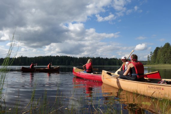 Luonto lisää lasten liikettä – mutta mistä aikaa luonnolle?