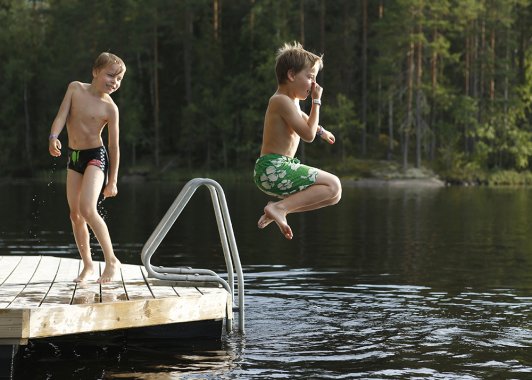 Kylmä vesi voi tehdä koululiikunnasta merkityksellisempää