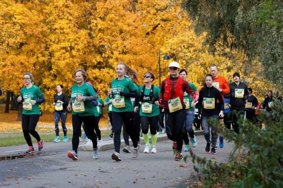 Elämäntavat keski-ikäisten naisten lantionpohjan toimintahäiriöiden riskitekijöinä